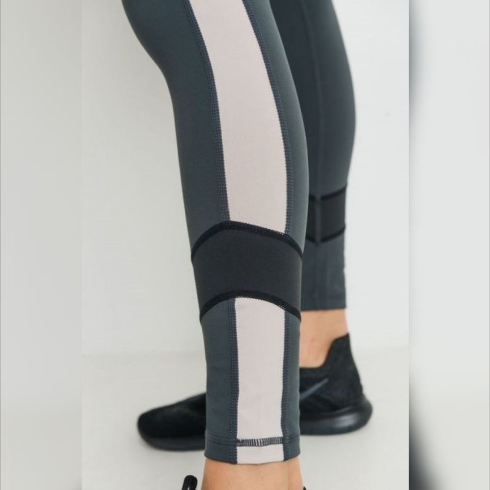 Highwaist Terra Wraparound Colorblock Full Legging - Picture 4 of 5